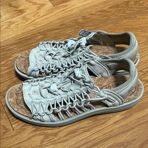 Keen Sandals with Woven Design, Taupe Size 9.5